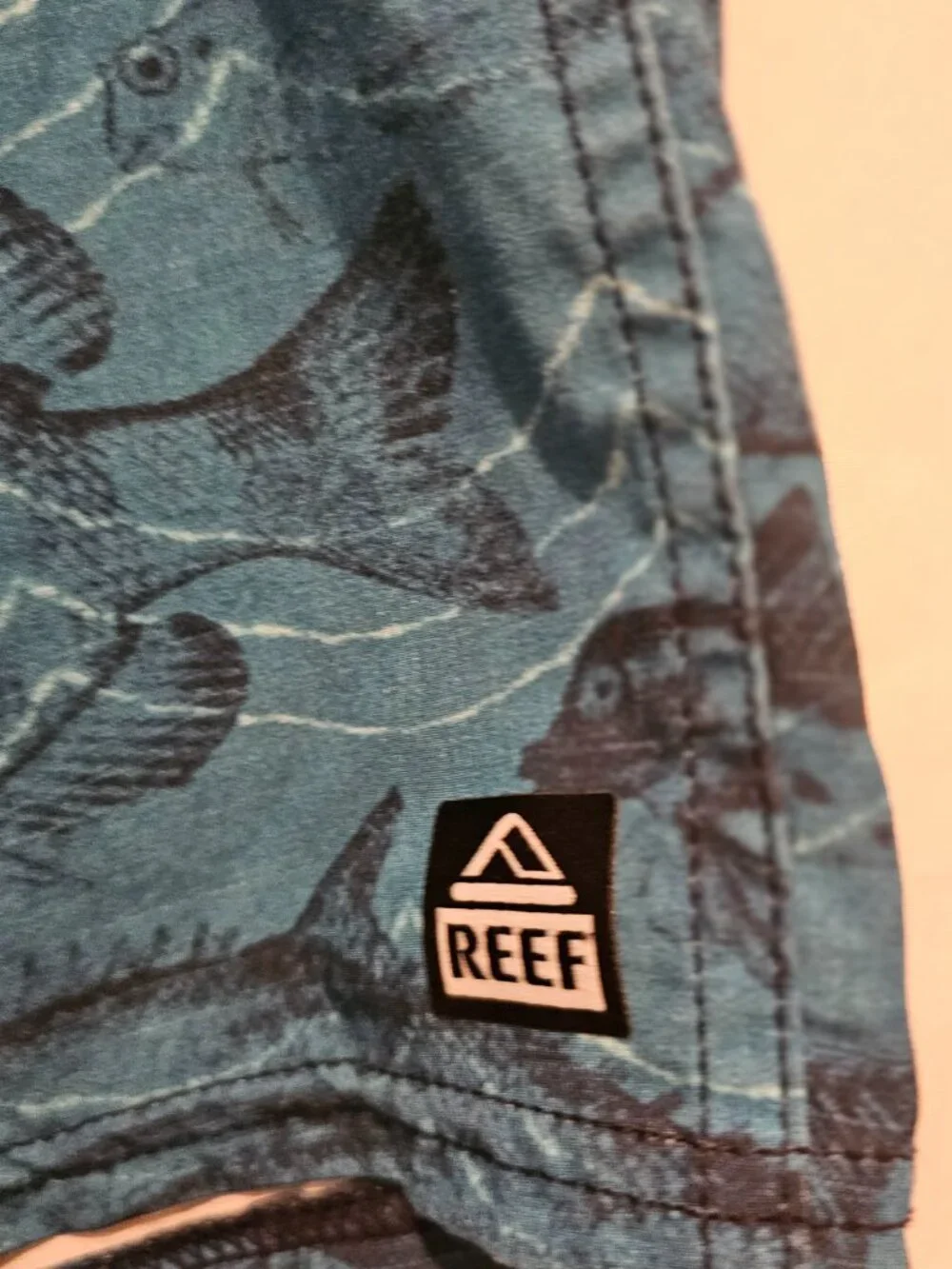 REEF Men's Board Shorts Size 31 Blue Fish Print Surf Swim Trunks Beach